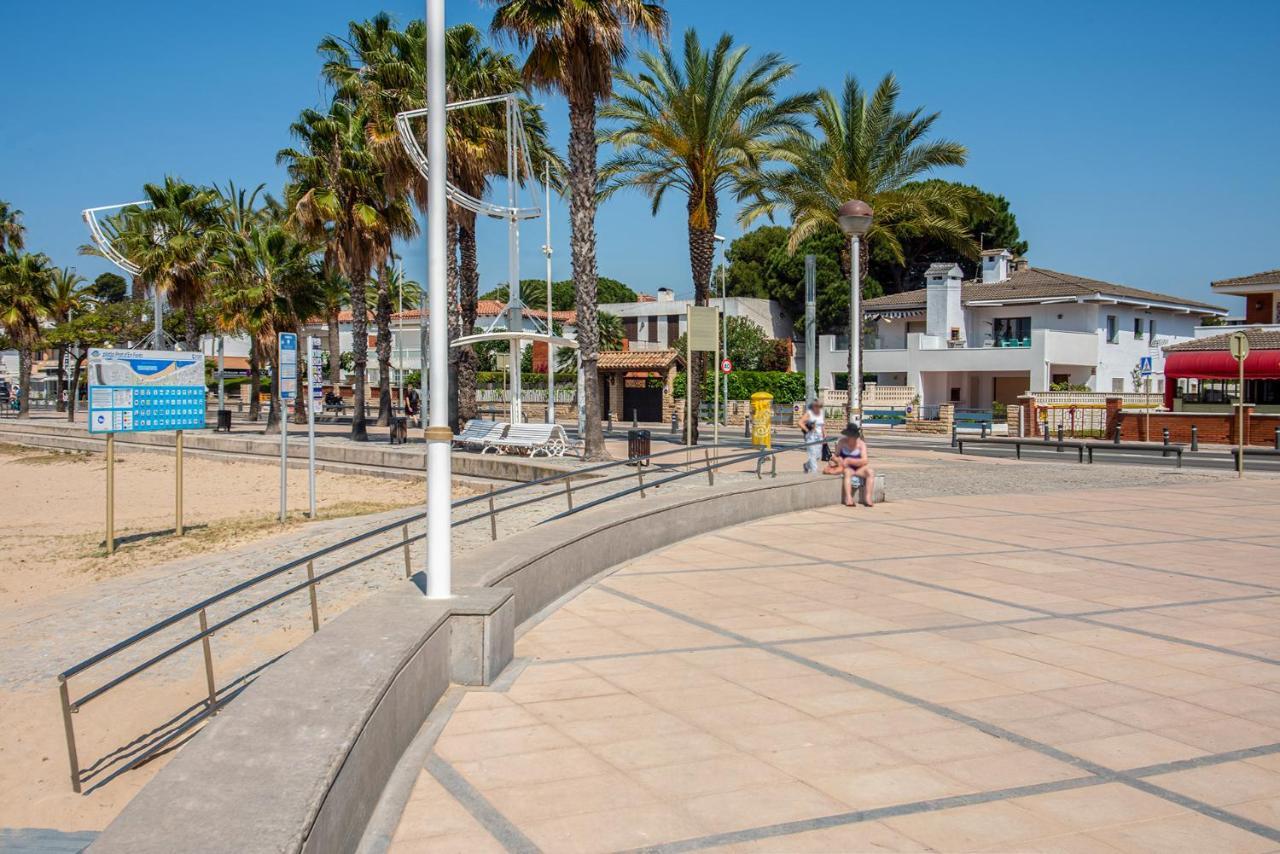 Beach House Cambrils Apartamento En Primera Linea De Playa Luaran gambar